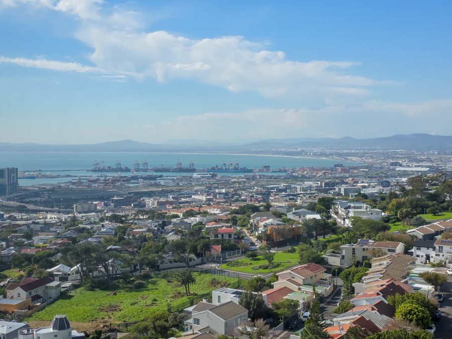 1 Bedroom Property for Sale in Vredehoek Western Cape